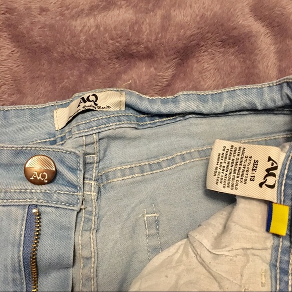 Light Denim Capri Pants - Picture 3 of 3